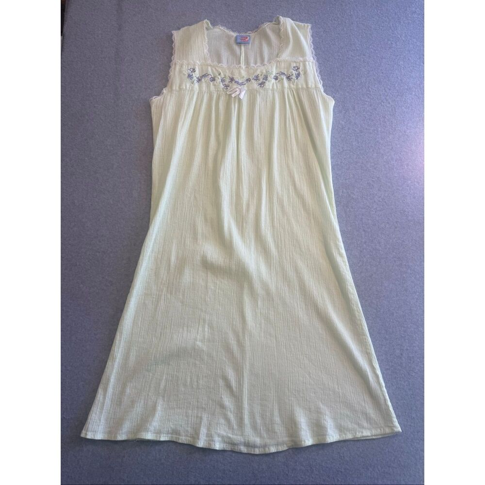vintage moon beams 100% cotton embroidered nightgown